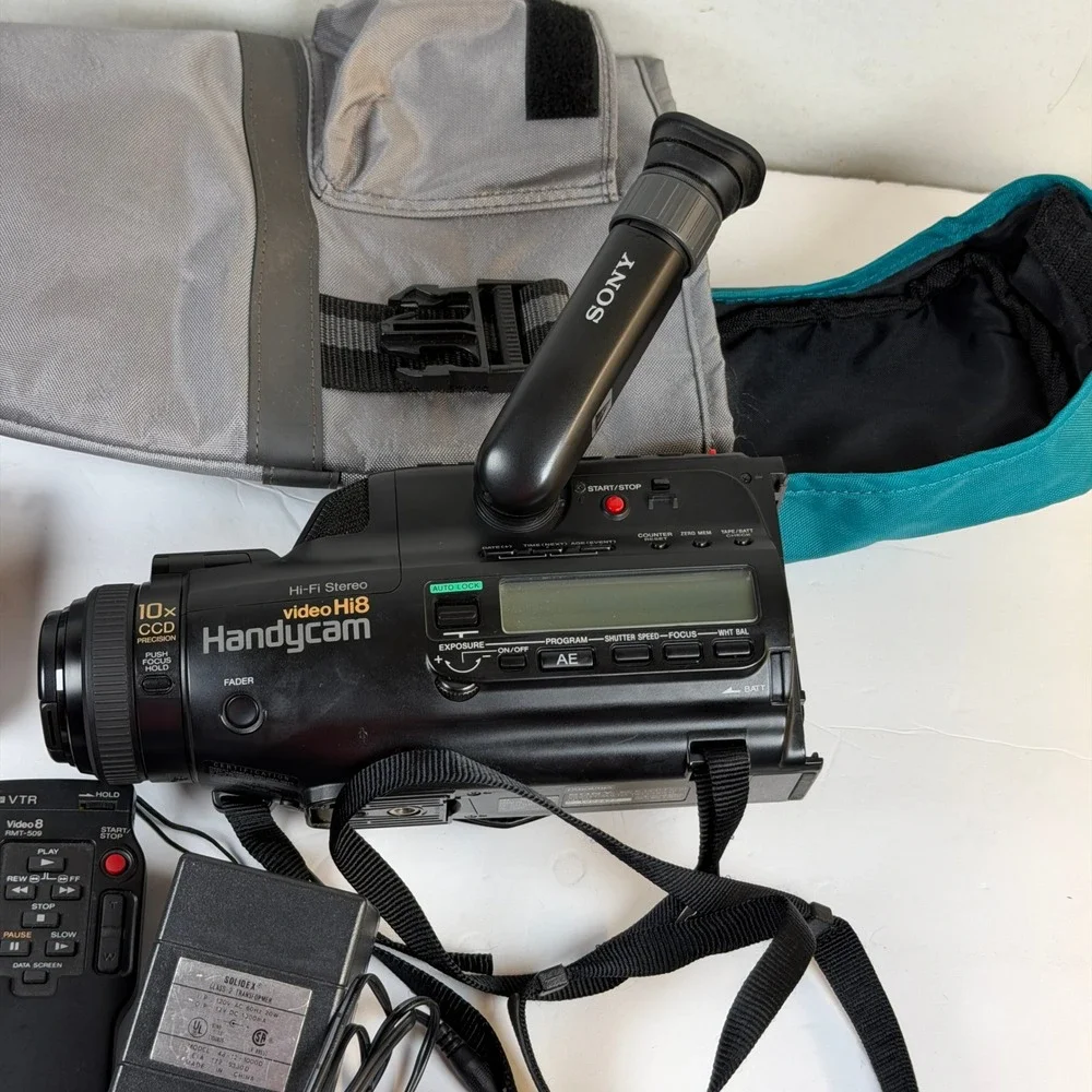 Sony Handycam CCD-FX710 Video Hi8 Camcorder Bundle Parts Repair C-10